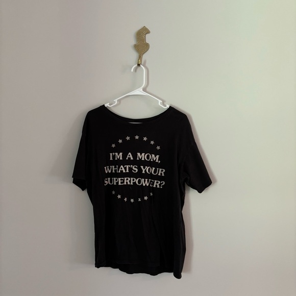 junk food i’m a mom what’s your superpower? tee - Picture 2 of 6